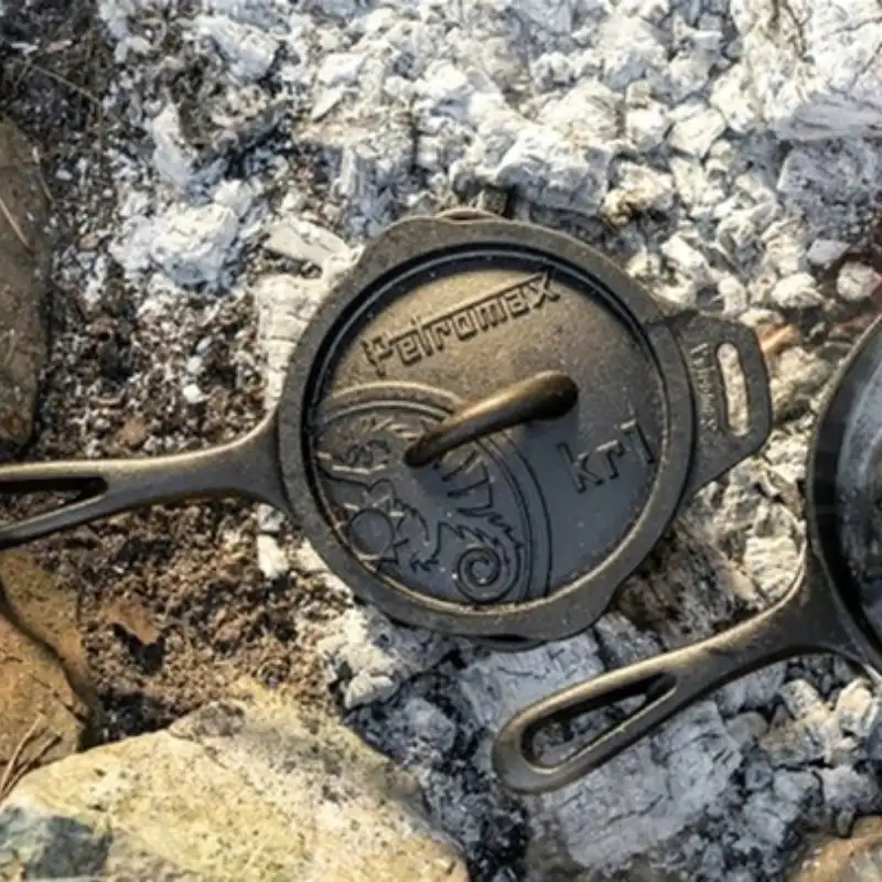 Litinový rendlík s rukojetí a pokličkou, 1l, Petromax